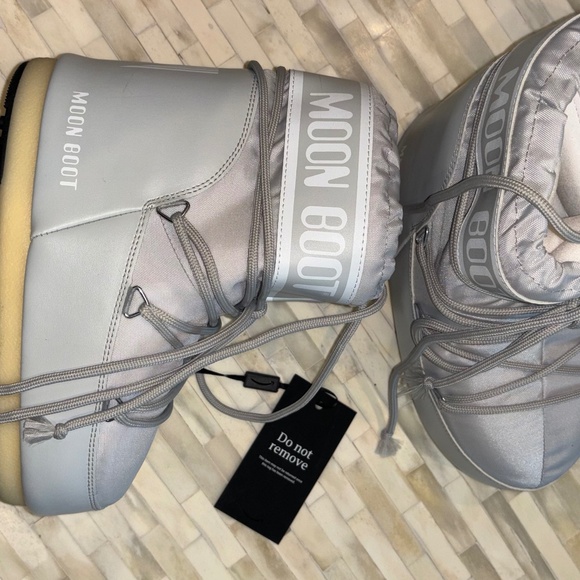 Moon boots - Picture 1 of 1